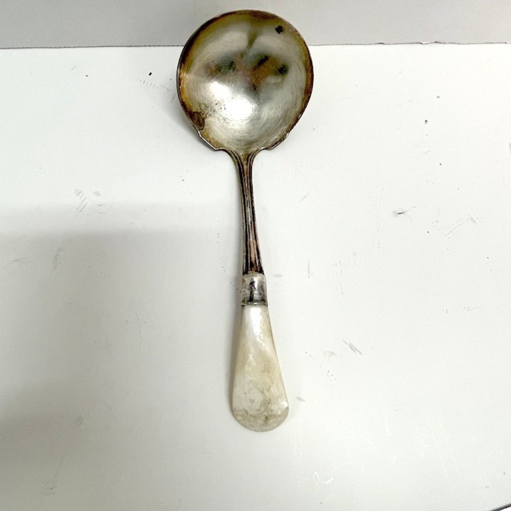 Antique Silverplate & Mother of Pearl Handle Gravy Sauce Condiment Ladle PS2